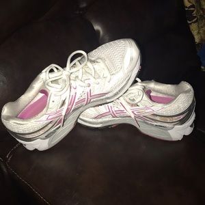 asics soft top duomax